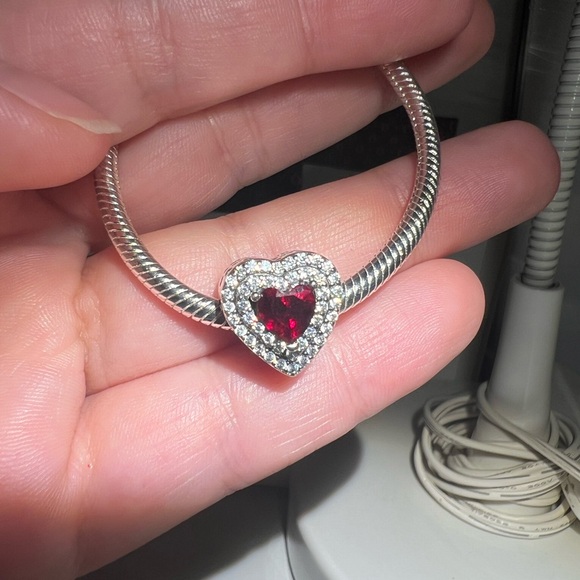 XL Red Heart Charm - Picture 3 of 10
